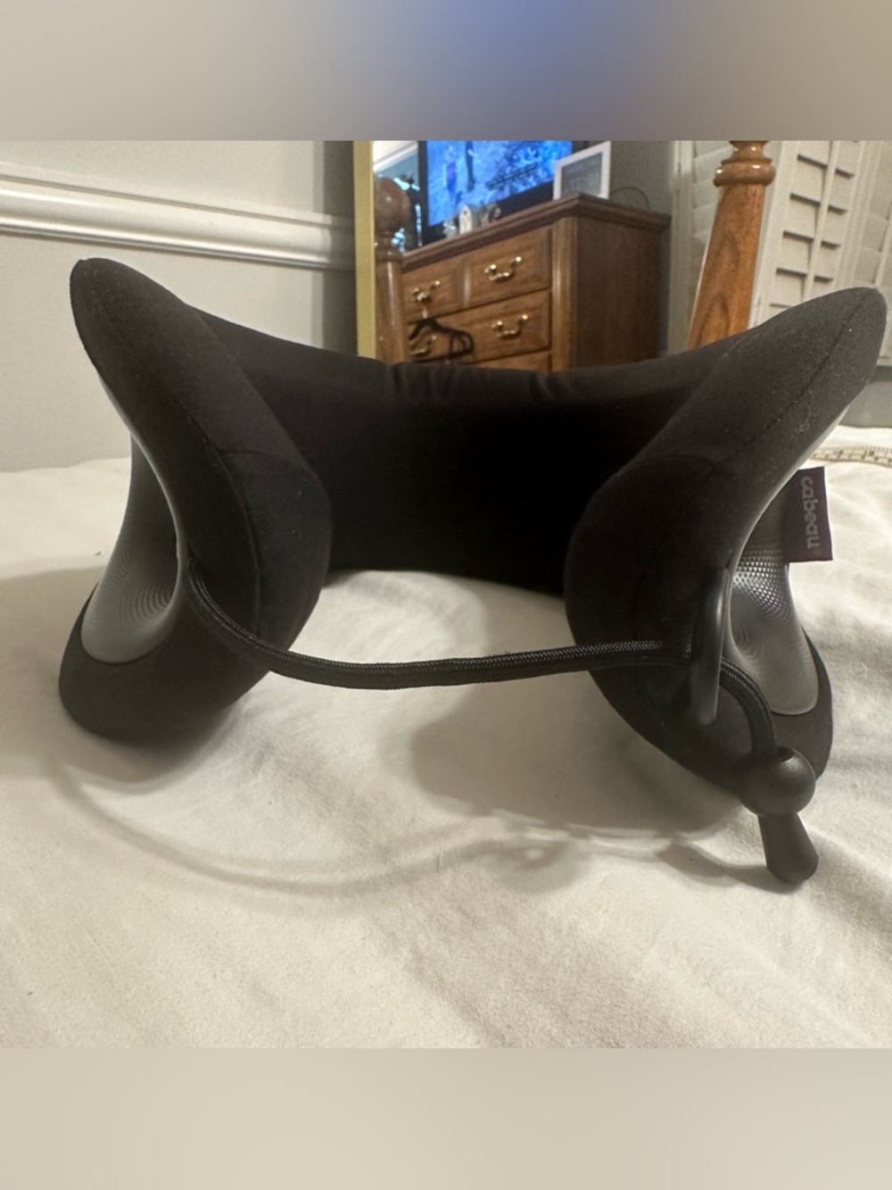 Cabeau Evolution Cool Memory Foam Travel Neck Pillow Black - Picture 5 of 6
